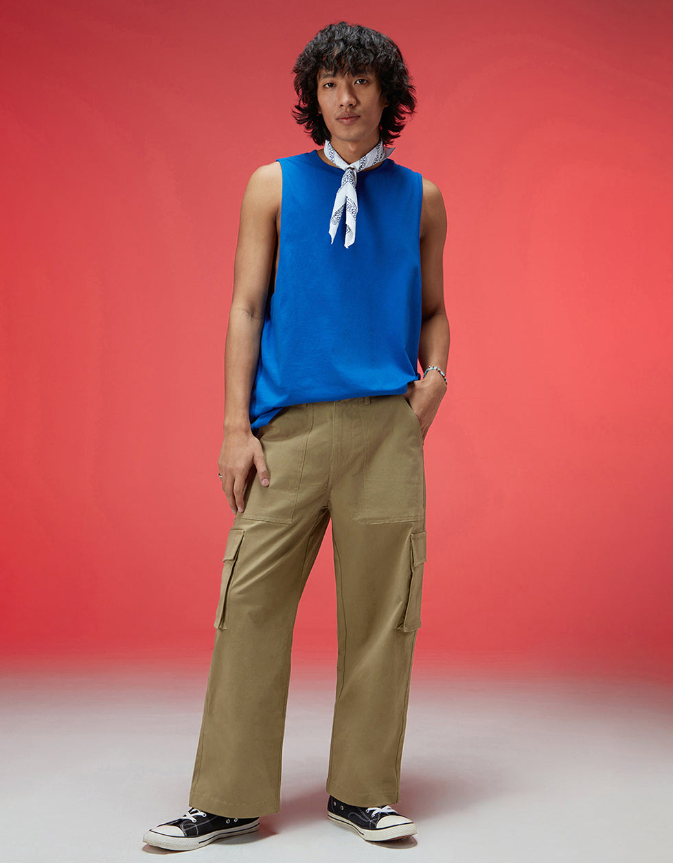 Men's Beige Casual Regular Fit Solid Cargo
