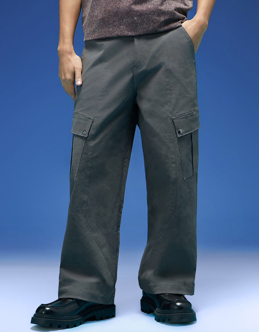 Men's Grey Casual Regular Fit Solid Cargo