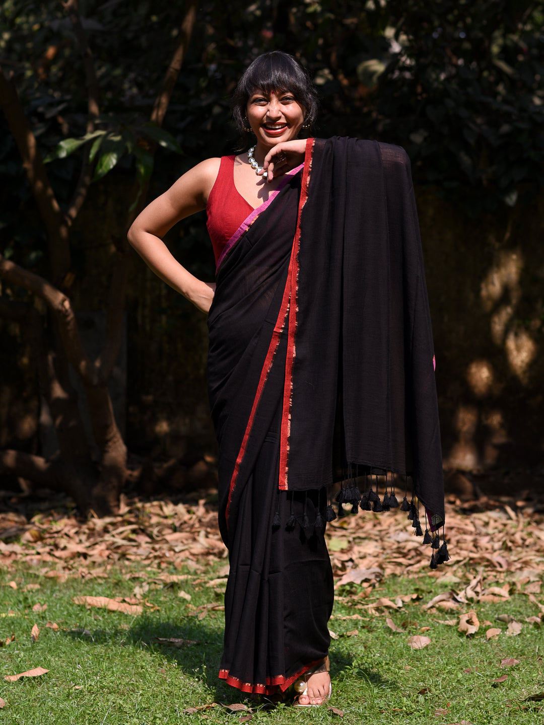 Women's Black Casual Cotton Blend Saree
