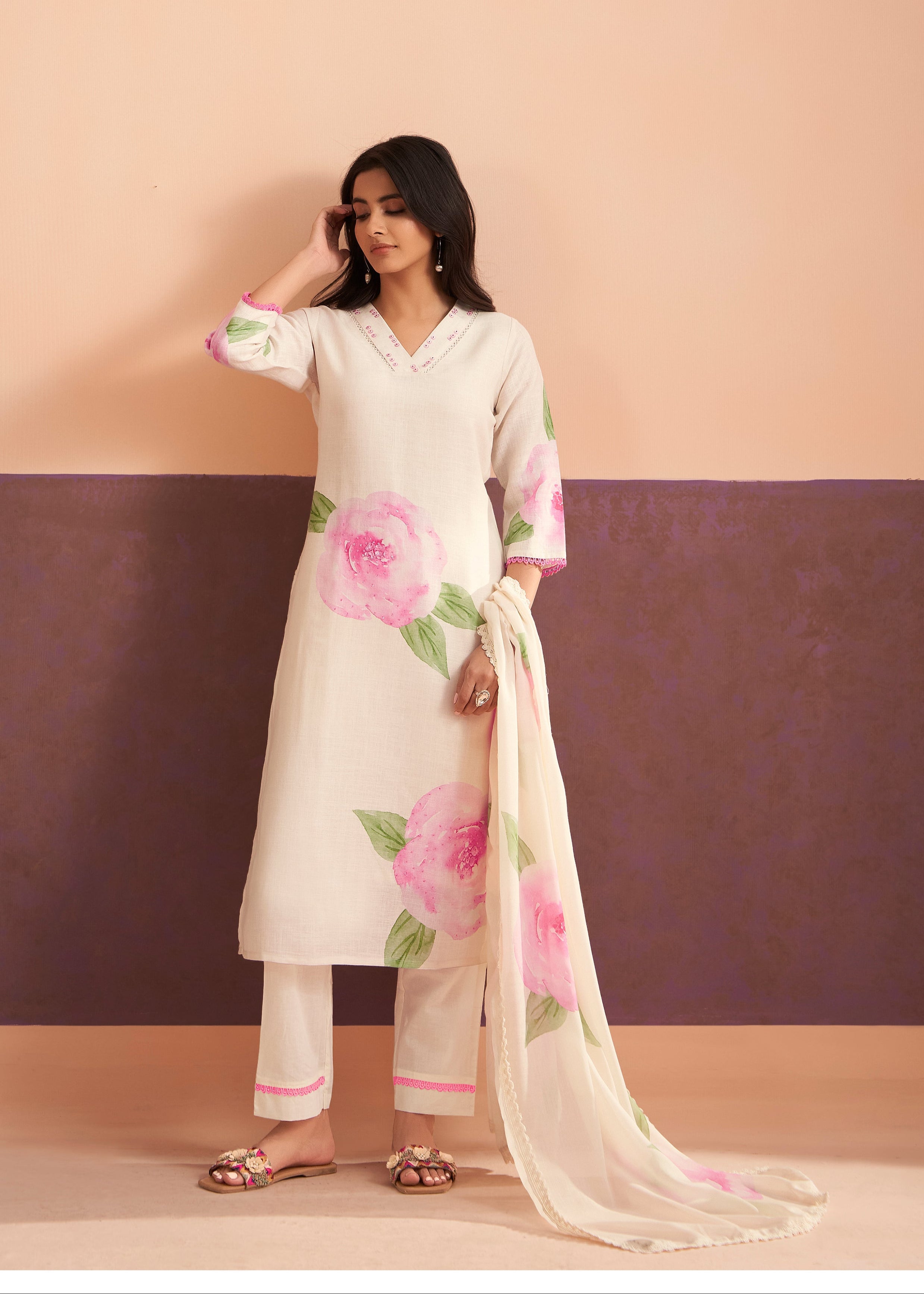 Women's Pink Daily Regular Fit Printed Three Quarter Sleeves Kurtas Sets