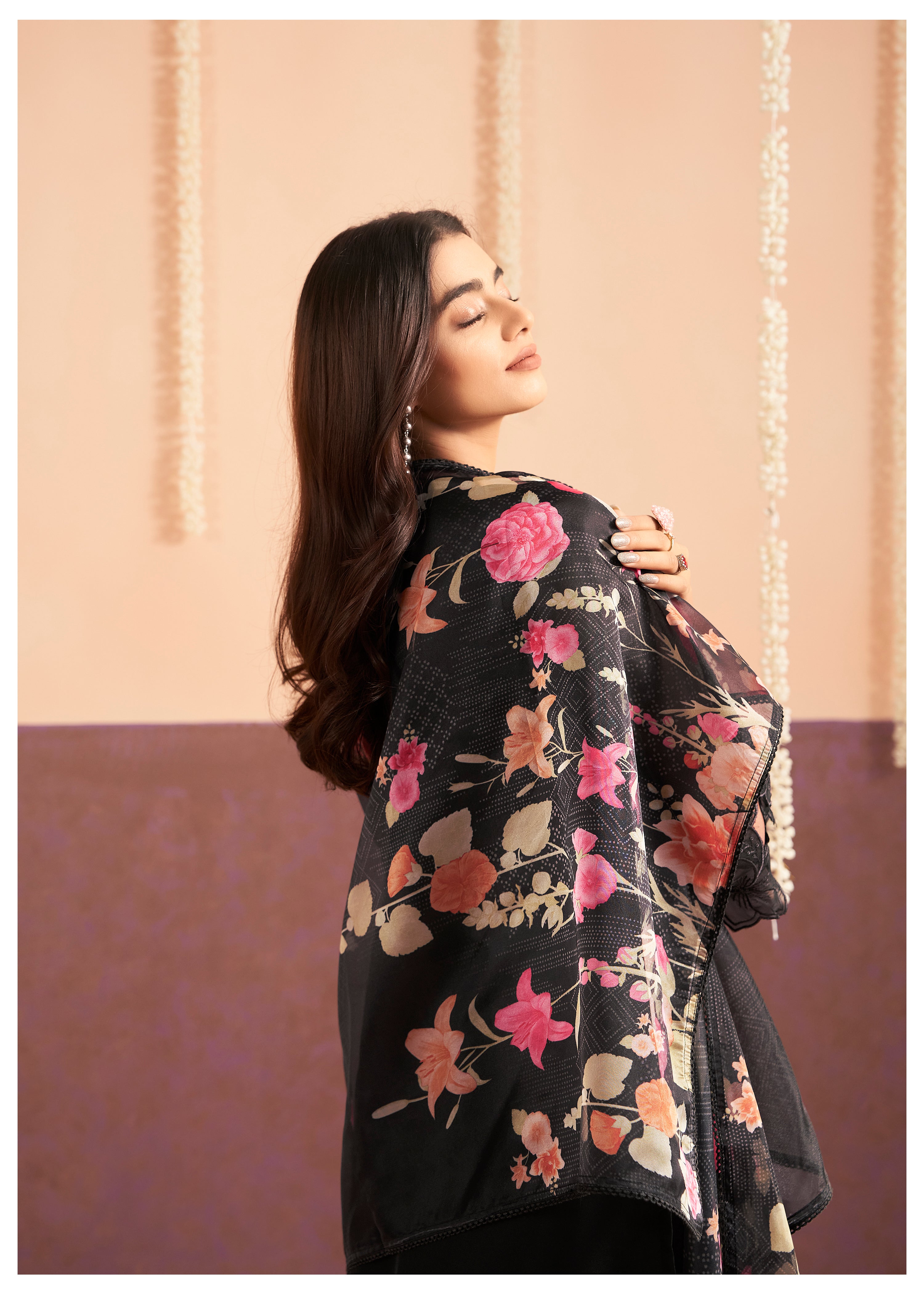 Women's Black Festive Regular Fit Embroidered Three Quarter Sleeves Kurtas Sets