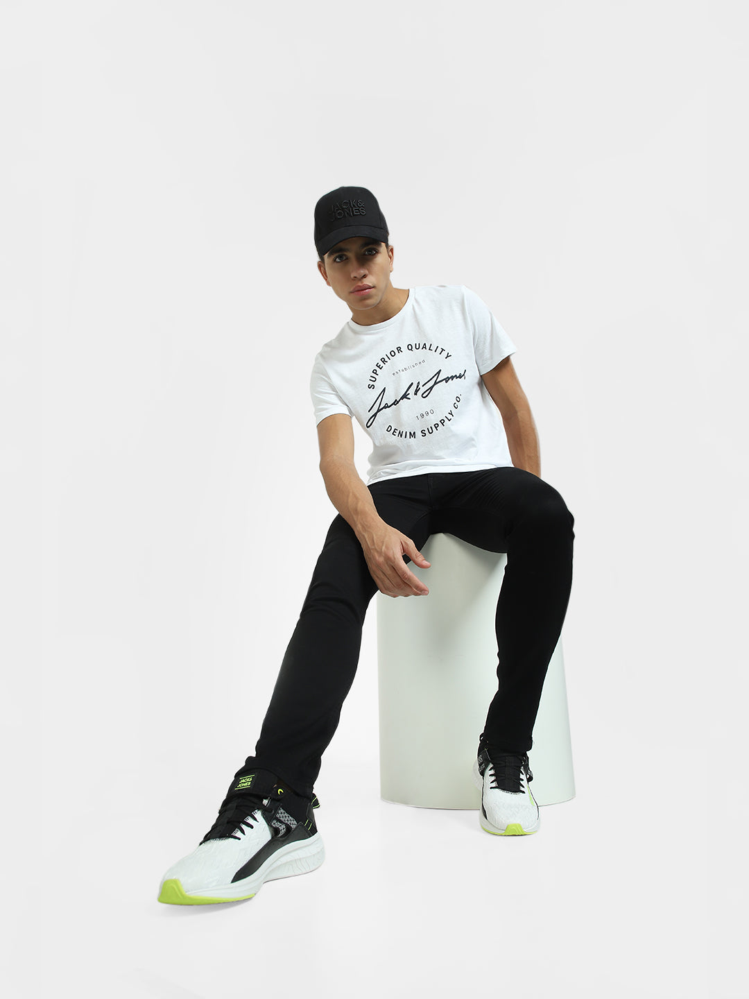 Men's Black Casual Slim Fit Solid  Jeans