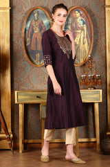 Women's Solid Embroidered Viscose Straight Kurta