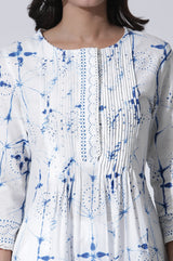 Women's White Floral Tie And Dye Printed Flared Cotton Kurta With Straight Pants