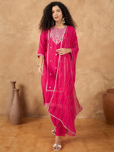 Women's Pink Kurta Adorned With Trousers And Paired With Dupatta