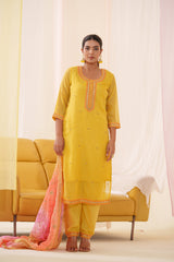 Women's Yellow Fusion Regular Fit Embroidered Three Quarter Sleeves Kurtas Sets
