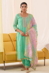 Women's Green Fusion Regular Fit Embroidered Three Quarter Sleeves Kurtas Sets