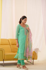 Women's Green Fusion Regular Fit Embroidered Three Quarter Sleeves Kurtas Sets