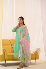 Women's Green Fusion Regular Fit Embroidered Three Quarter Sleeves Kurtas Sets