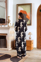 Women's Black Fusion Regular Fit Embroidered Three Quarter Sleeves Kurtas Sets