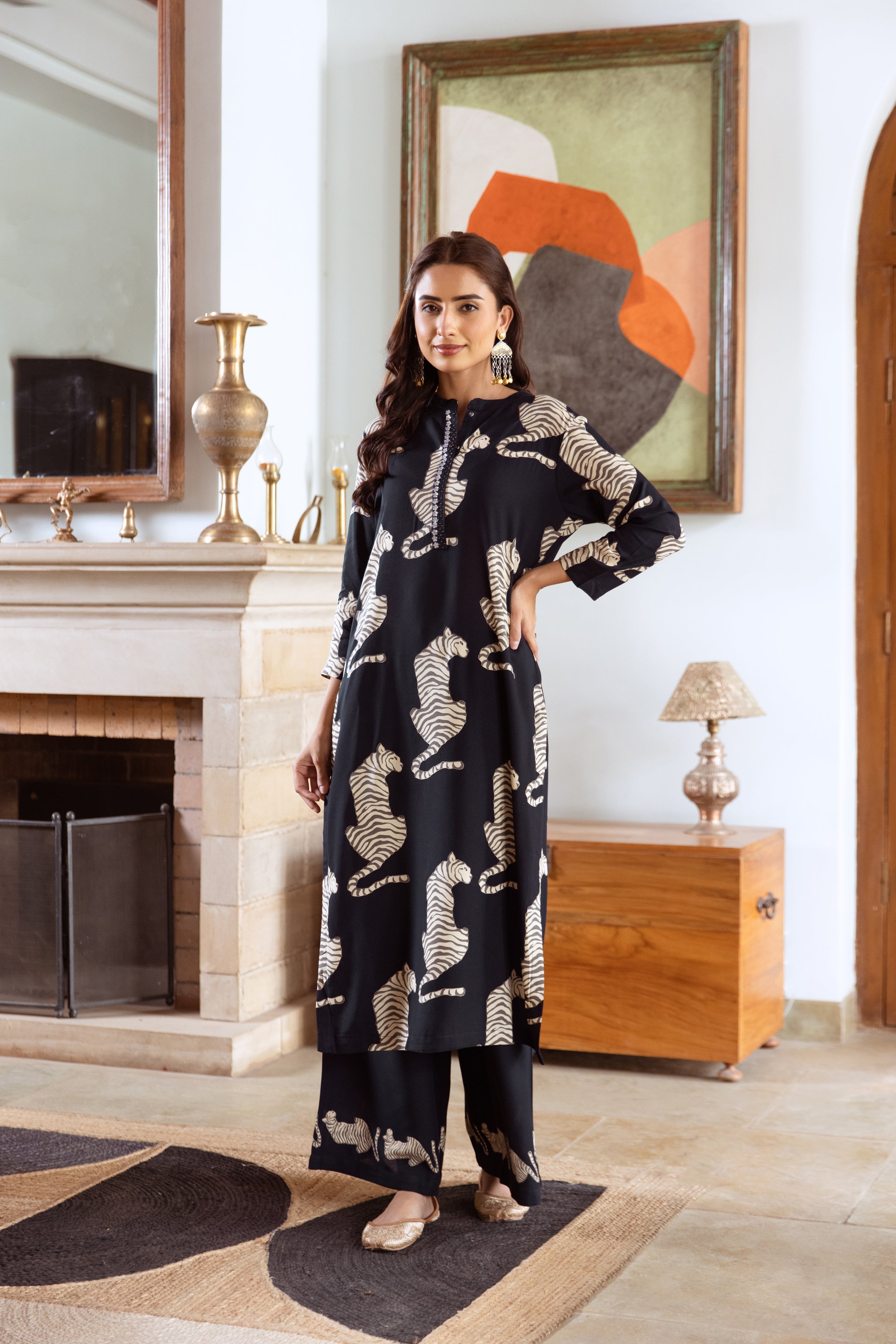 Women's Black Fusion Regular Fit Embroidered Three Quarter Sleeves Kurtas Sets