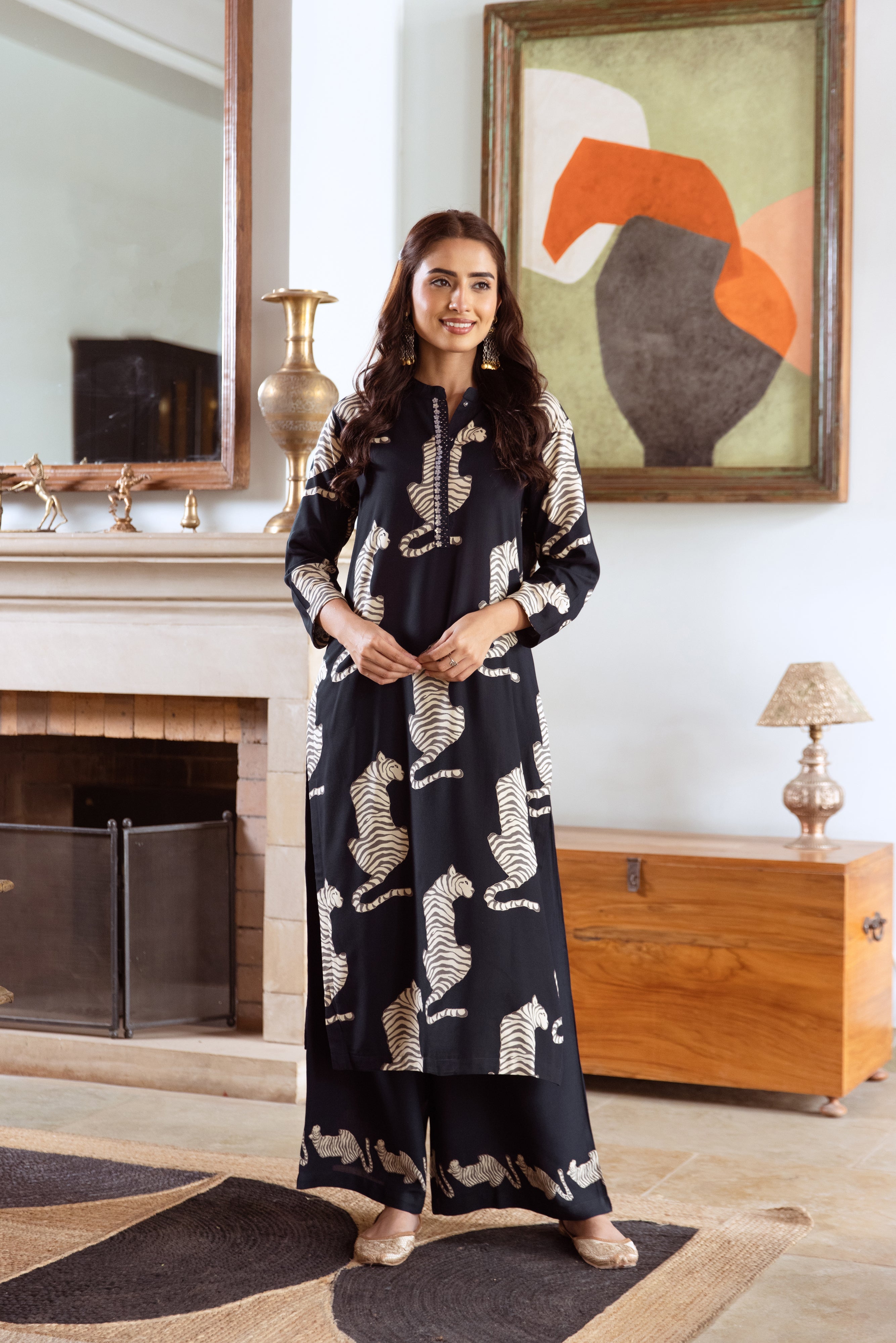 Women's Black Fusion Regular Fit Embroidered Three Quarter Sleeves Kurtas Sets