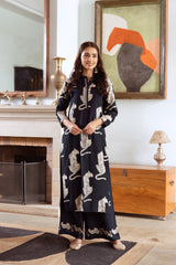 Women's Black Fusion Regular Fit Embroidered Three Quarter Sleeves Kurtas Sets