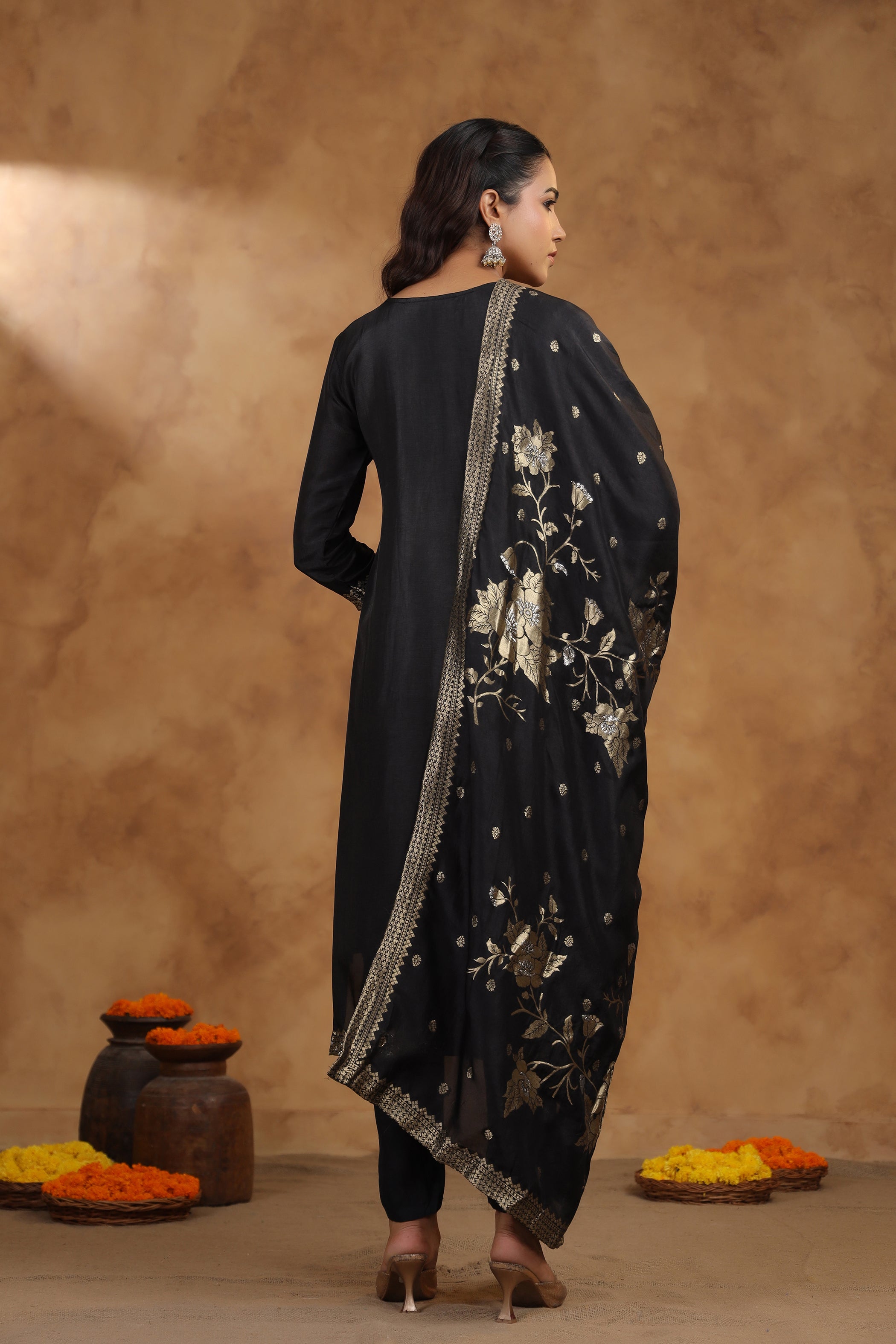 Women's Black Fusion Regular Fit Embroidered Three Quarter Sleeves Kurtas Sets