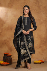 Women's Black Fusion Regular Fit Embroidered Three Quarter Sleeves Kurtas Sets