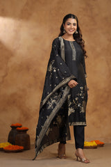 Women's Black Fusion Regular Fit Embroidered Three Quarter Sleeves Kurtas Sets