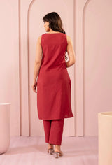 Women's Red Fusion Regular Fit Embroidered Sleevless Kurtas Sets