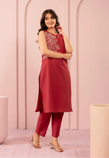Women's Red Fusion Regular Fit Embroidered Sleevless Kurtas Sets