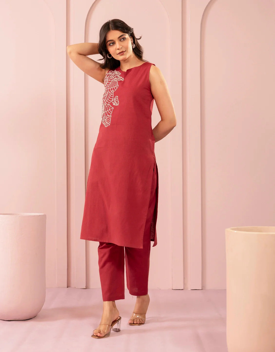 Women's Red Fusion Regular Fit Embroidered Sleevless Kurtas Sets