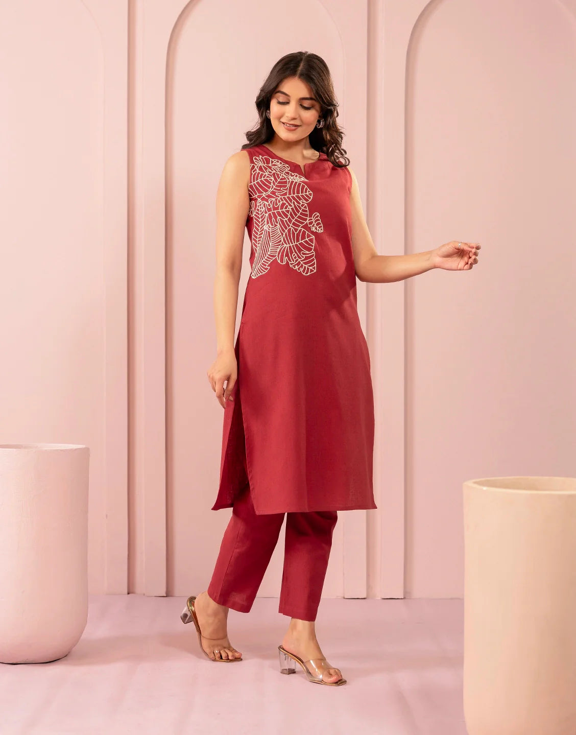 Women's Red Fusion Regular Fit Embroidered Sleevless Kurtas Sets