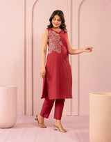 Women's Red Fusion Regular Fit Embroidered Sleevless Kurtas Sets