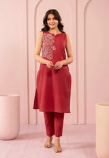 Women's Red Fusion Regular Fit Embroidered Sleevless Kurtas Sets