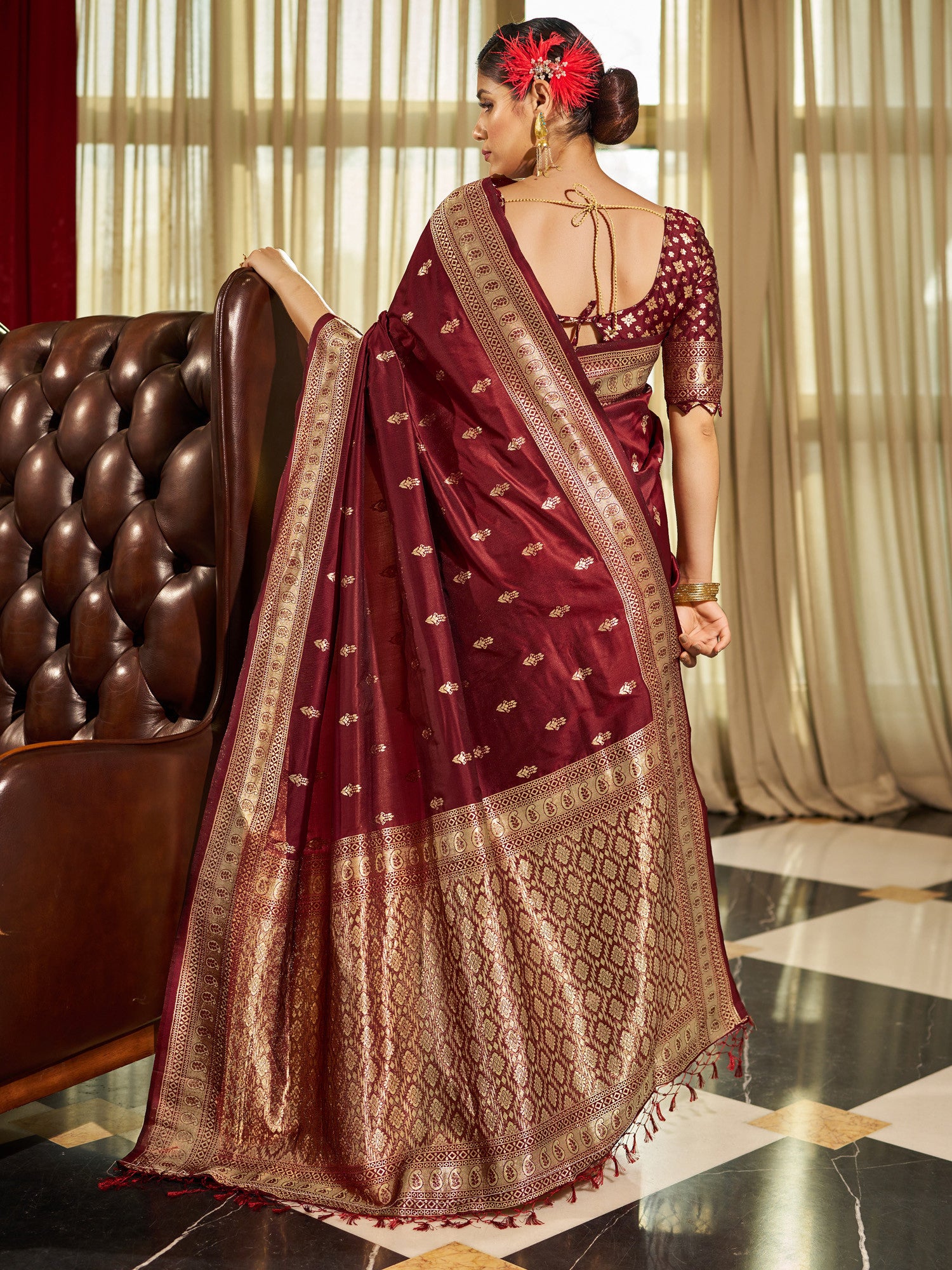 Women's Silk Blend Brown Woven Design Celebrity Saree with Blouse Piece