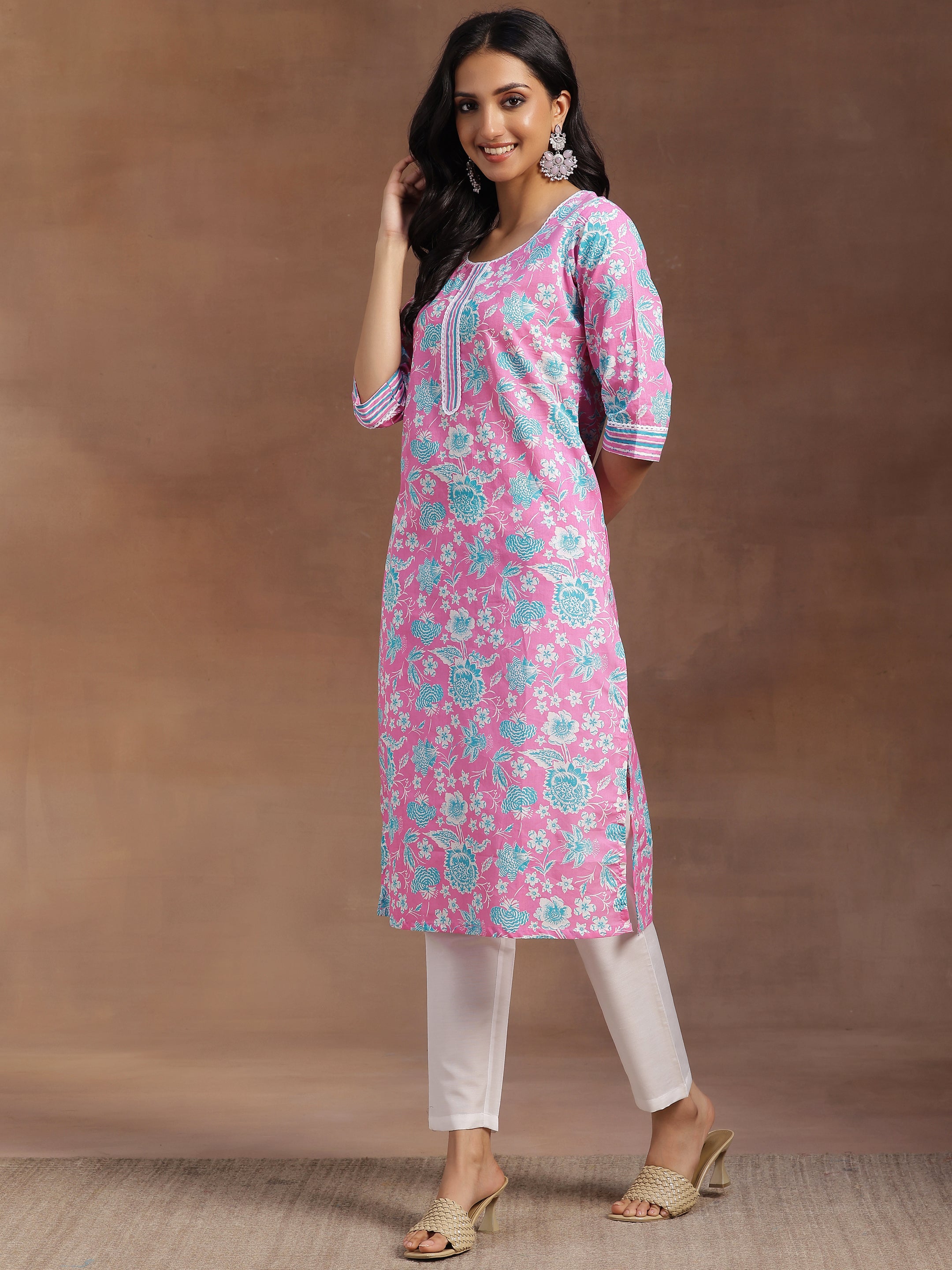 Women's Pink Floral Printed Straight Cotton Kurta
