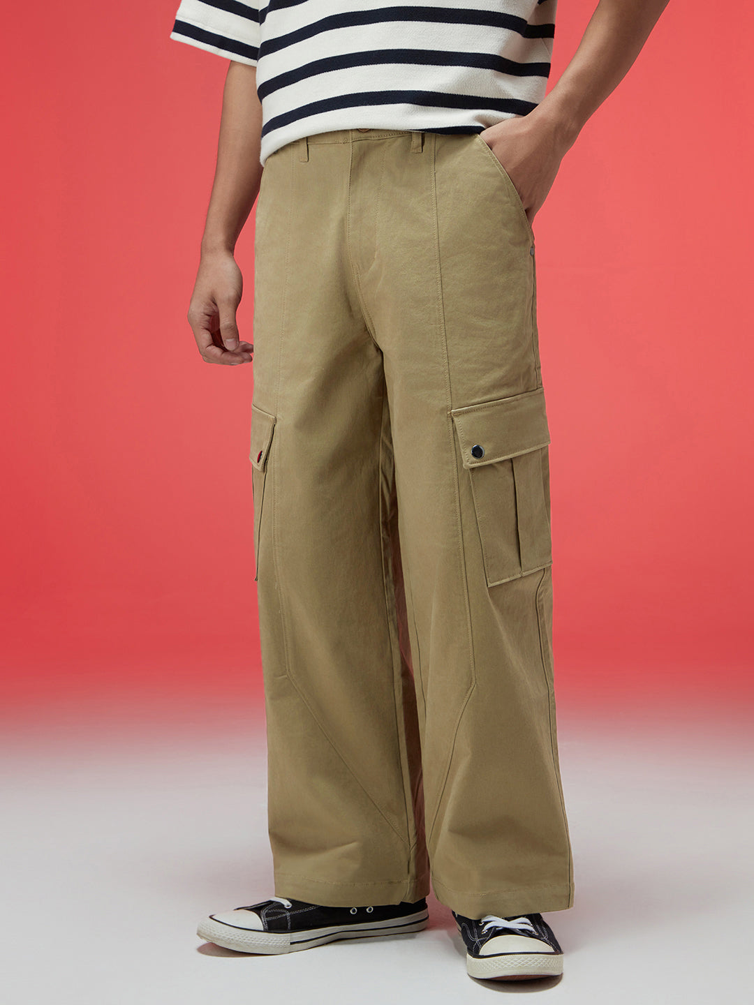 Men's Beige Casual Regular Fit Solid Cargo