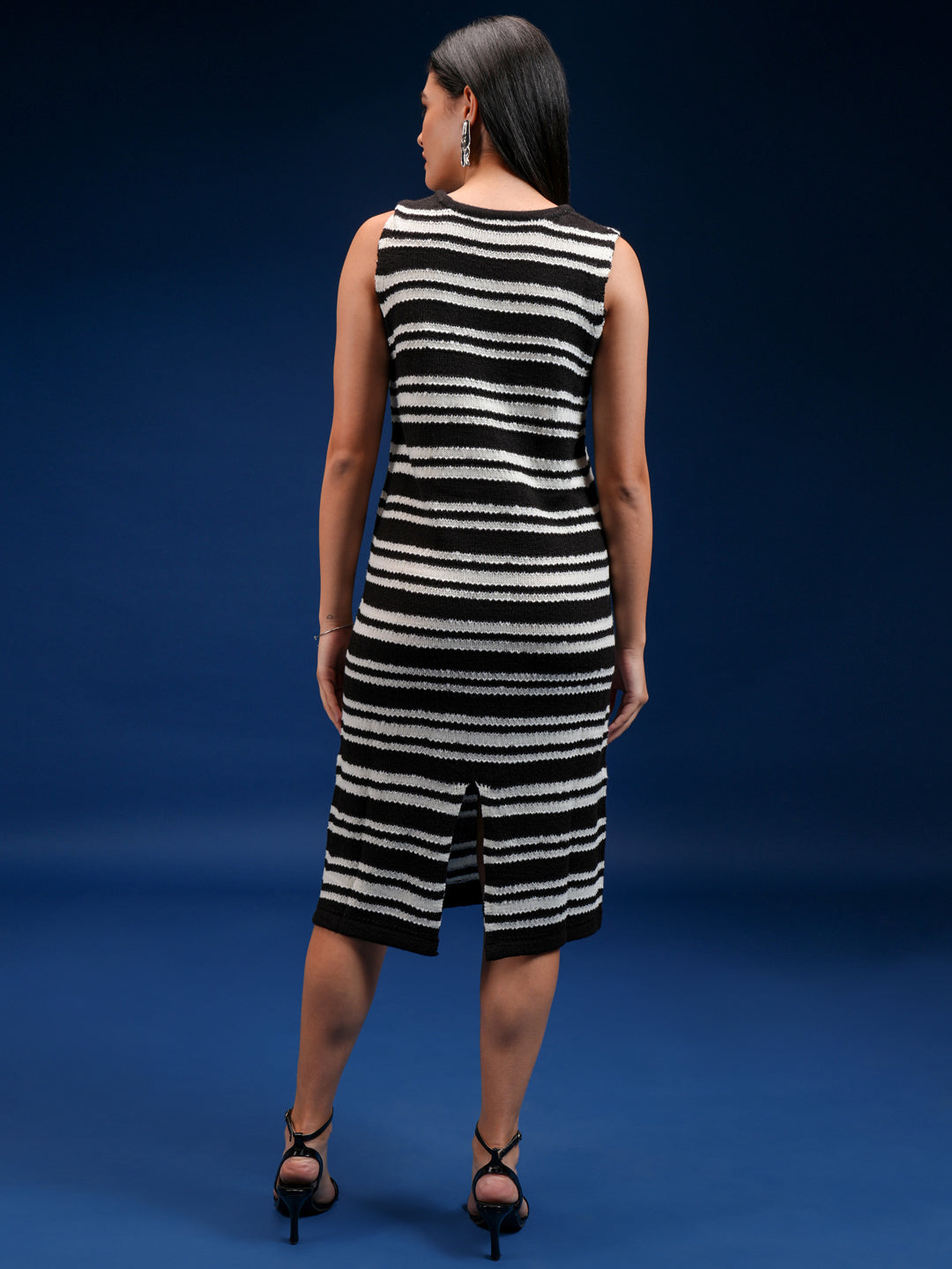 Women's Black Casual Striped Sleeveless Sweater