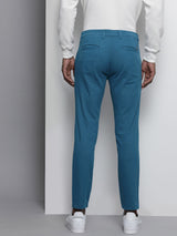 Men's Slim Fit Solid Mid Rise Chinos