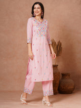 Women's Pink Daily Floral Three-Quarter Sleeves Kurta Sets