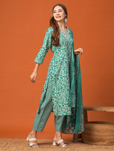 Women's Green Festive Abstract Three-Quarter Sleeves Kurta Sets