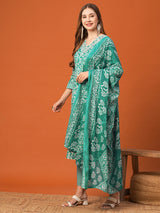 Women's Green Festive Abstract Three-Quarter Sleeves Kurta Sets