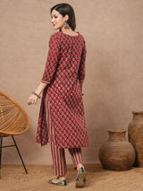 Women's Red Daily Ethnic Motifs Three-Quarter Sleeves Kurta Sets