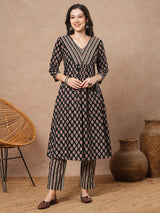 Women's Black Daily Ethnic Motifs Three-Quarter Sleeves Kurta Sets