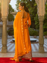 Women's Bronze Festive Ethnic Motifs Three-Quarter Sleeves Kurta Sets
