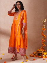 Women's Bronze Festive Ethnic Motifs Three-Quarter Sleeves Kurta Sets
