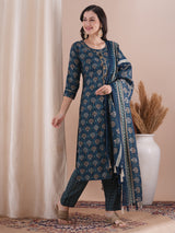 Women's Green Festive Floral Three-Quarter Sleeves Kurta Sets