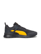Men's White Casual Amaze Runner Sneaker