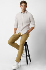 Men's Beige Casual Slim Fit Solid Full Sleeves Shirt
