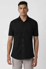 Men's Black Casual Slim Fit Solid Half Sleeves Shirt