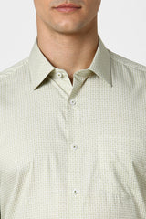 Men's Green Work Regular Fit Solid Full Sleeves Shirt
