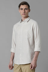 Men's Beige Casual Solid Slim Fit Full Sleeves Shirt
