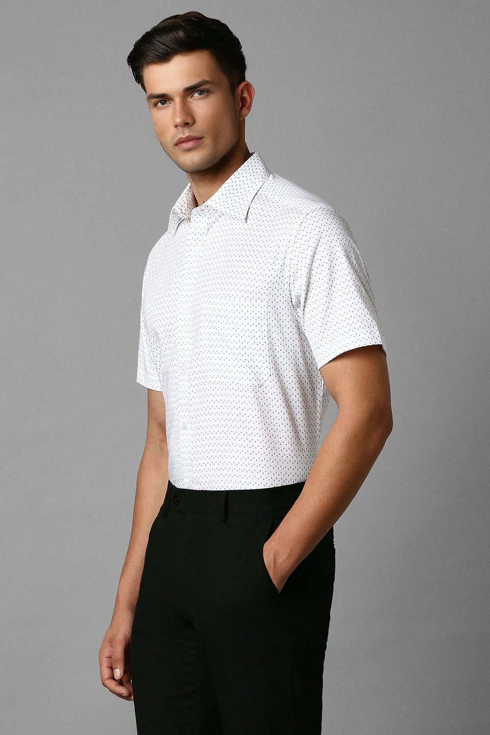 Men's White Casual Half Sleeves Shirt