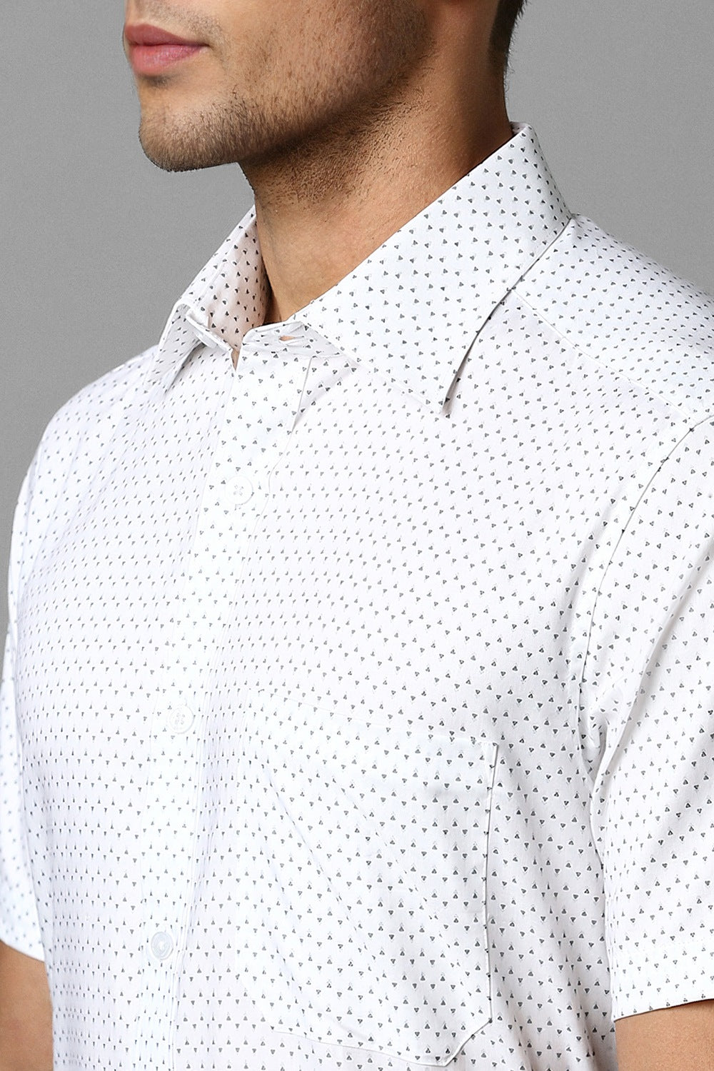 Men's White Casual Half Sleeves Shirt
