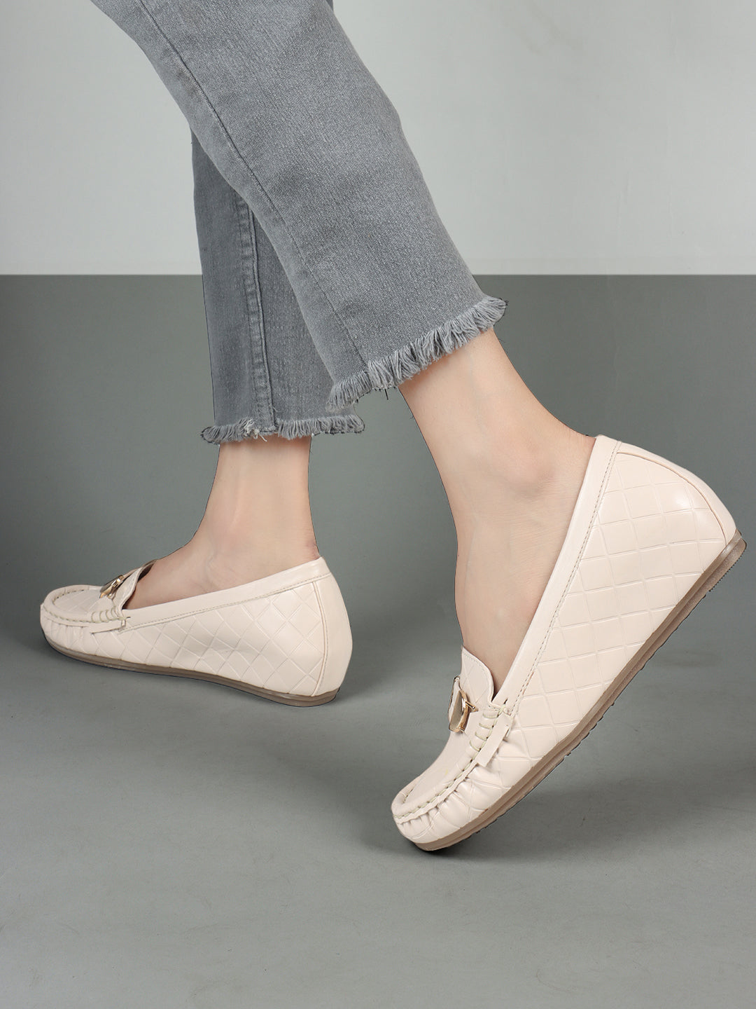Women Cream Textured Lightweight Heeled Loafers