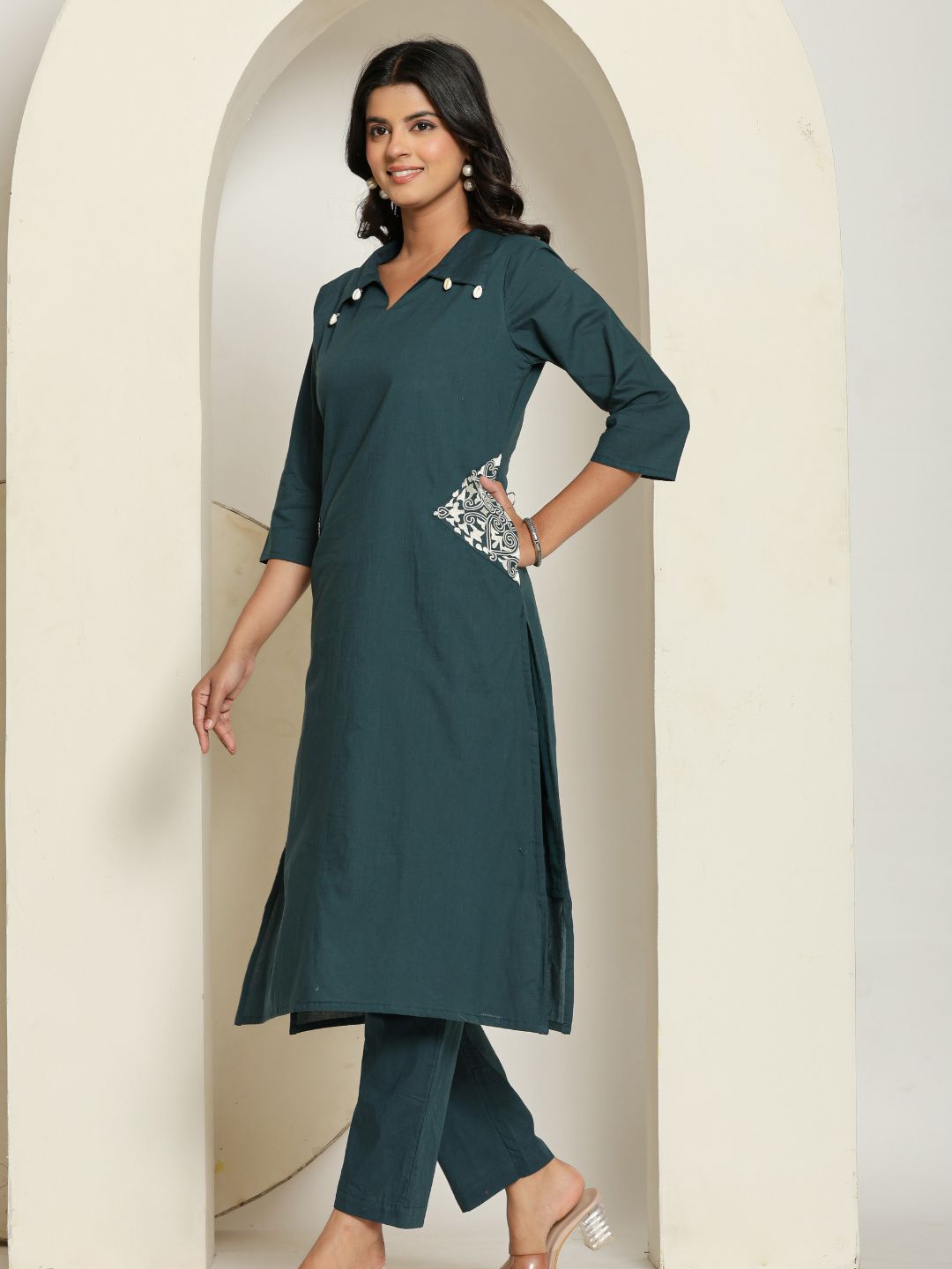 Women's Cowrie-Shell Embellished Kurta Set