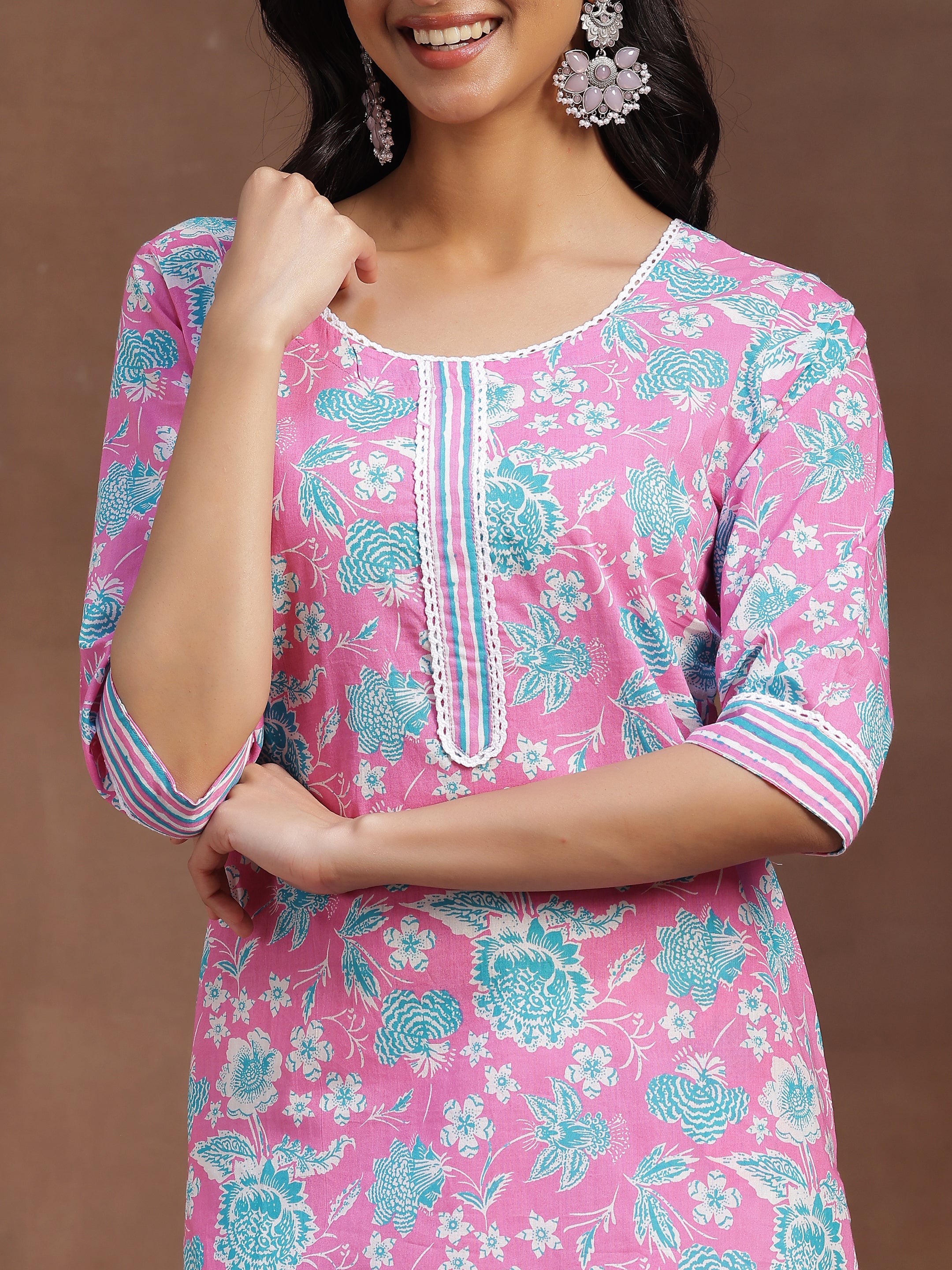 Women's Pink Floral Printed Straight Cotton Kurta