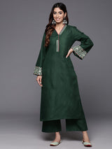 Women's Green Embroidered Long & Flared Sleeves Kurta With Tonal Bottom